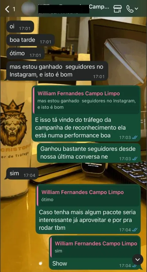 Conversa no WhatsApp com o cliente da agência de viagens: ele conta que está ganhando seguidores no Instagram.